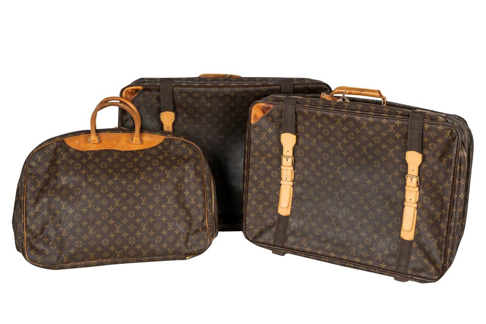 GROUP OF THREE LOUIS VUITTON SOFT 33300f