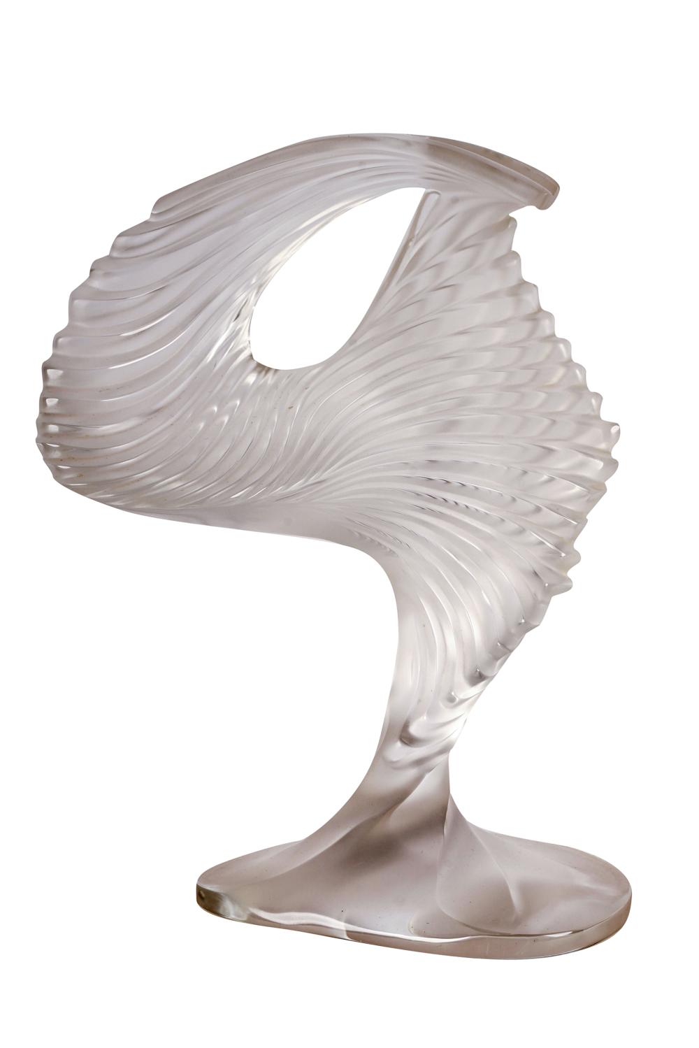 LALIQUE FROSTED GLASS SCULPTUREsigned 3330bd