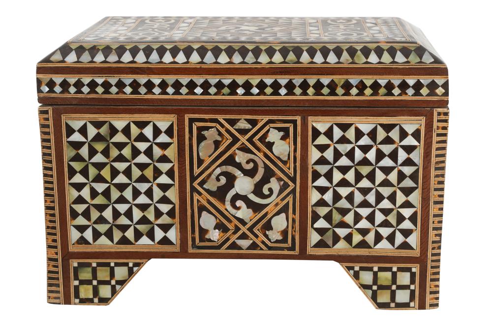 IBERIAN STYLE INLAID BOXwith a 333197