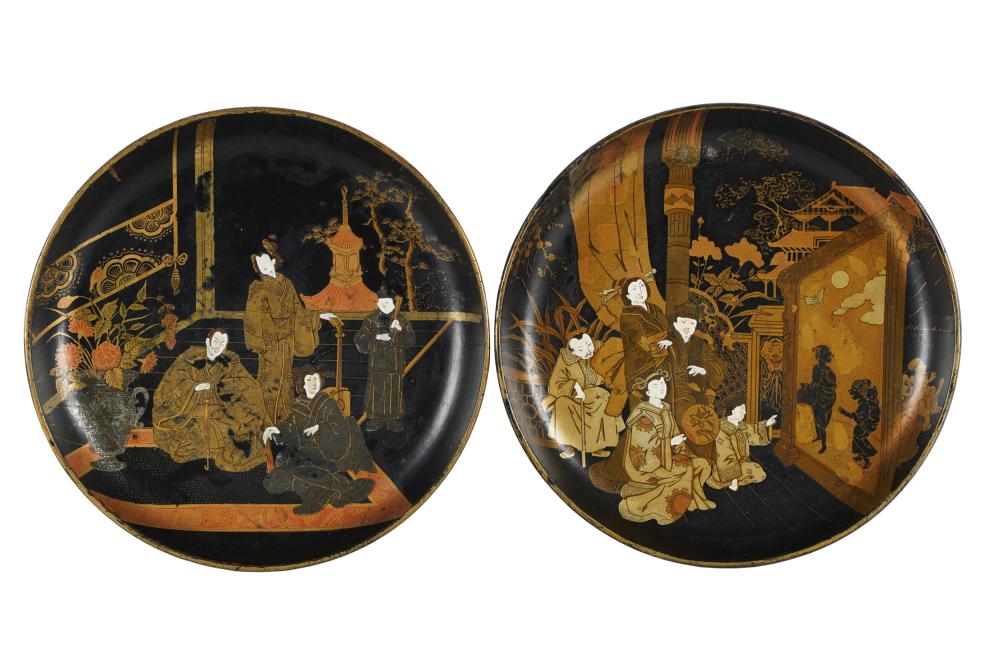 PAIR OF JAPANESE LACQUERED DISHESdecorated