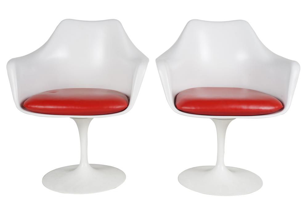 PAIR OF EERO SAARINEN FOR KNOLL 333502