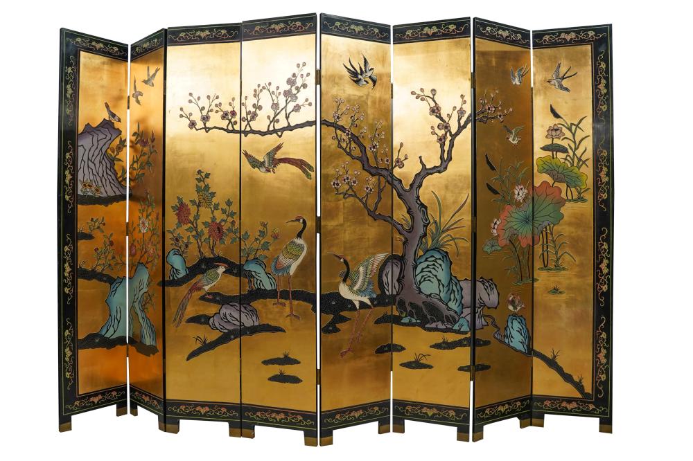 CHINESE LACQUERED & GILT ROOM DIVIDERcomprising