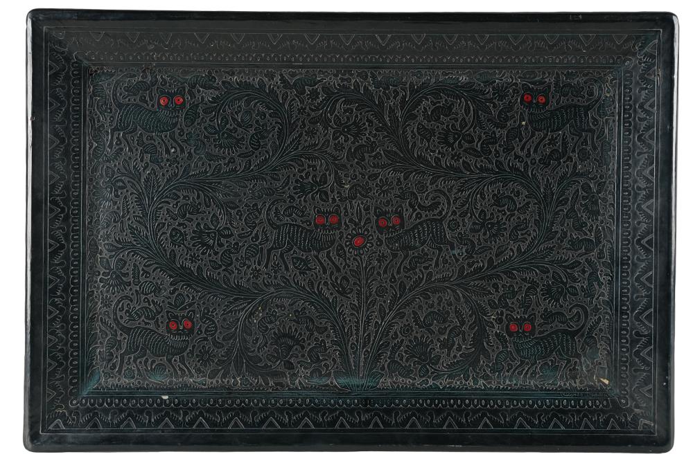 CHINESE LACQUERED TRAYwith angled 33378d