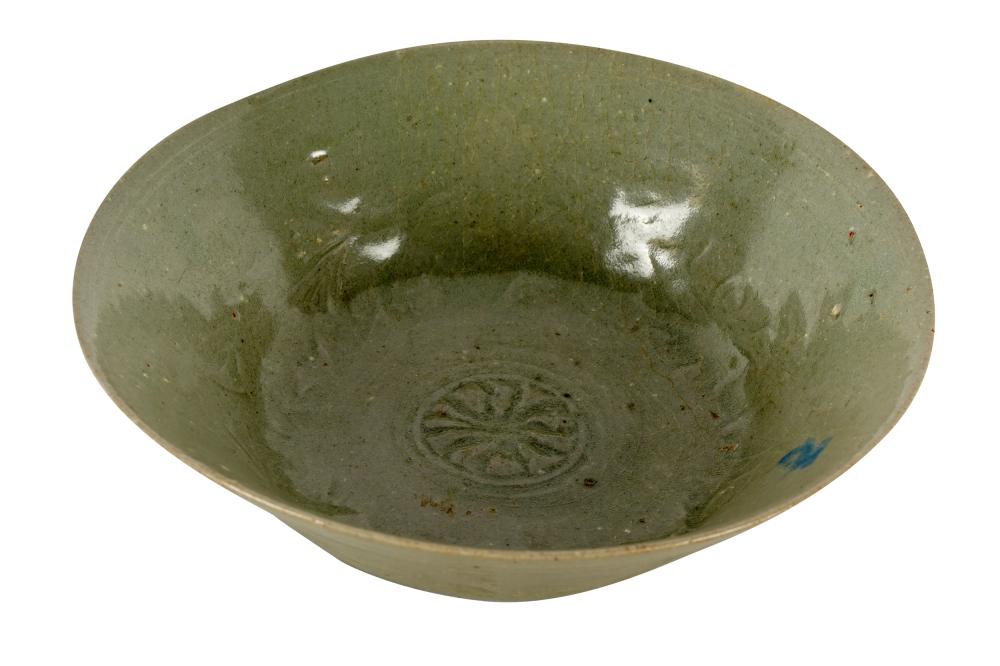 KOREAN CELADON GLAZED CERAMIC BOWLKoryo 33379a