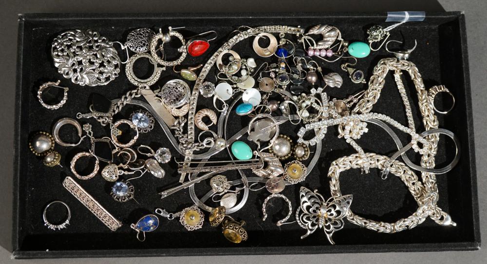 COLLECTION OF PREDOMINANTLY SILVER 333a6d