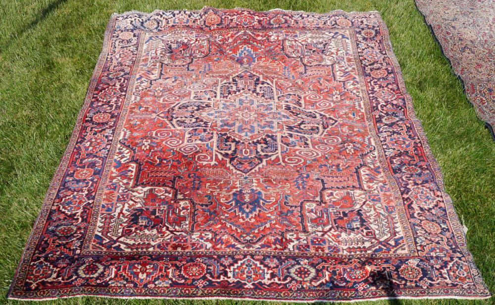 HERIZ RUG, 13 FT 3 IN X 9FT 11 INHeriz