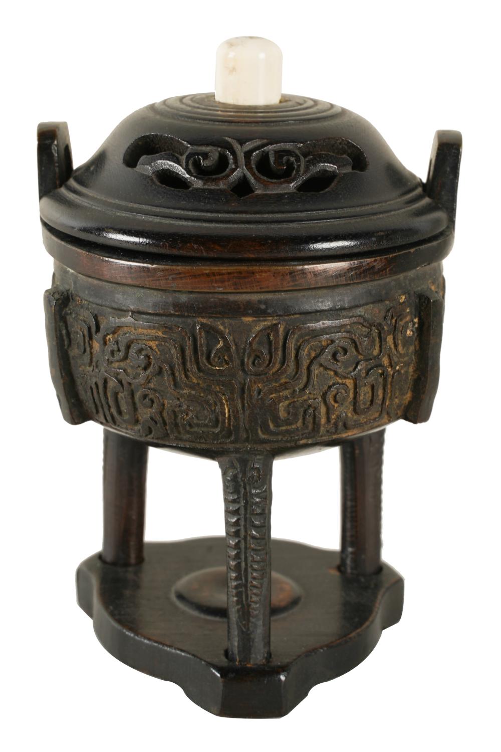 CHINESE BRONZE CENSERwith wooden 333c3a