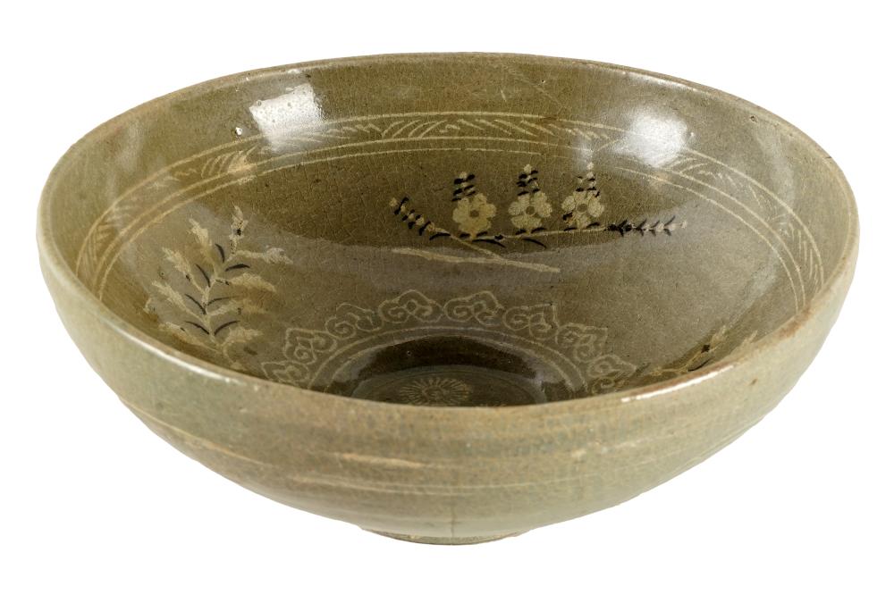 KOREAN CELADON BOWLwith floral 333c39