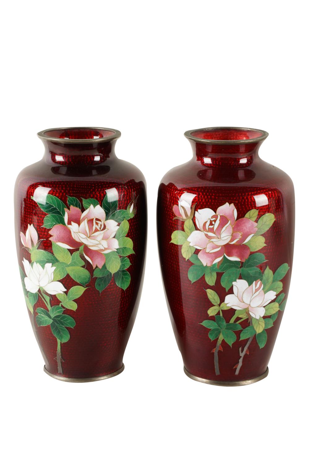 PAIR OF JAPANESE RED GINBARI CLOISONNE 333c6c