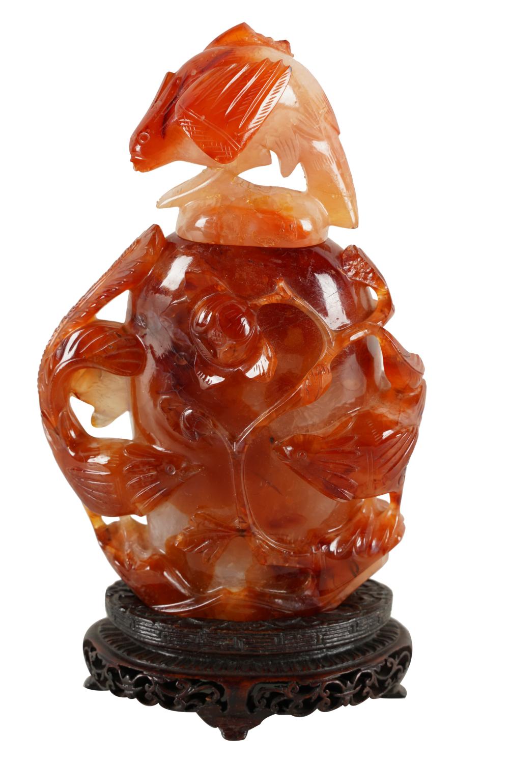 CHINESE CARVED AGATE URNwith cover