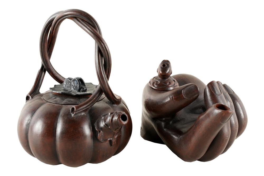 TWO CHINESE YIXING CLAY TEAPOTSone