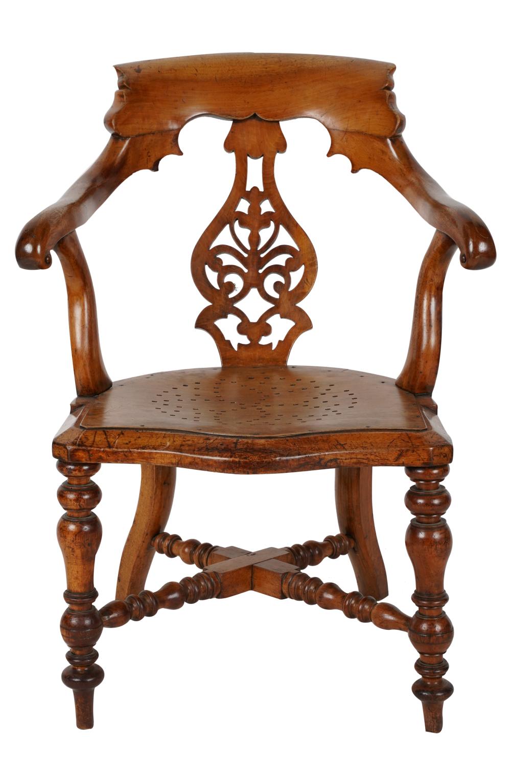 AMERICAN CARVED TURNED FRUITWOOD 333ddf