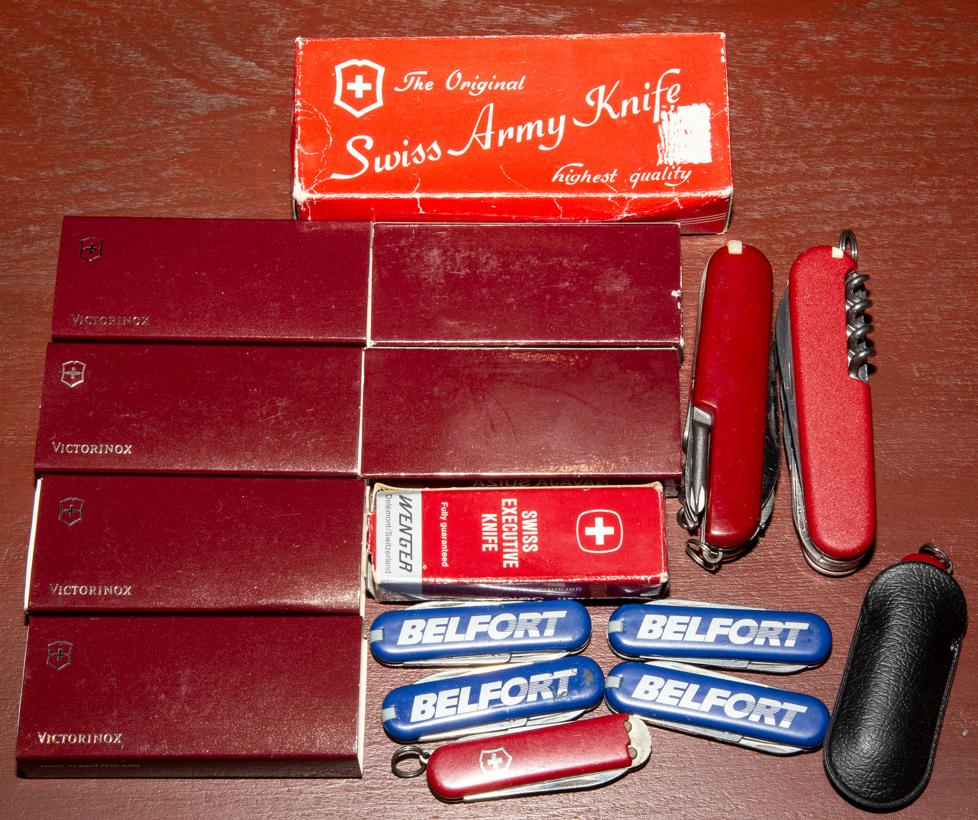 ASSORTED SWISS AMY FOLDING KNIVES