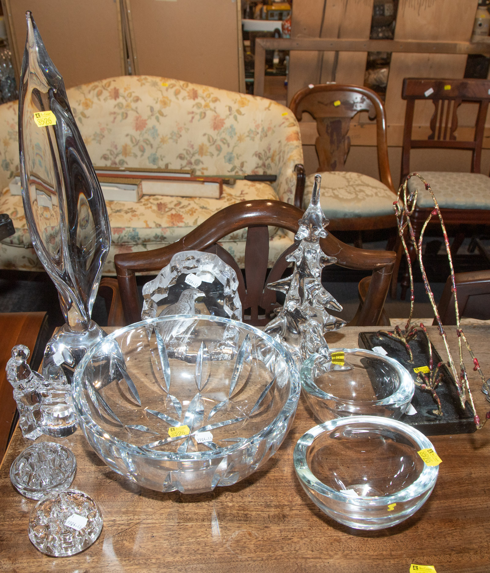 ASSORTED DECORATIVE ITEMS Including 333f63