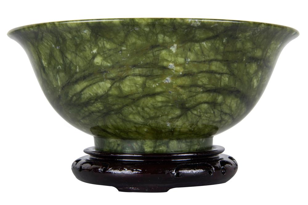 CHINESE SPINACH JADE BOWLwith carved 33421a
