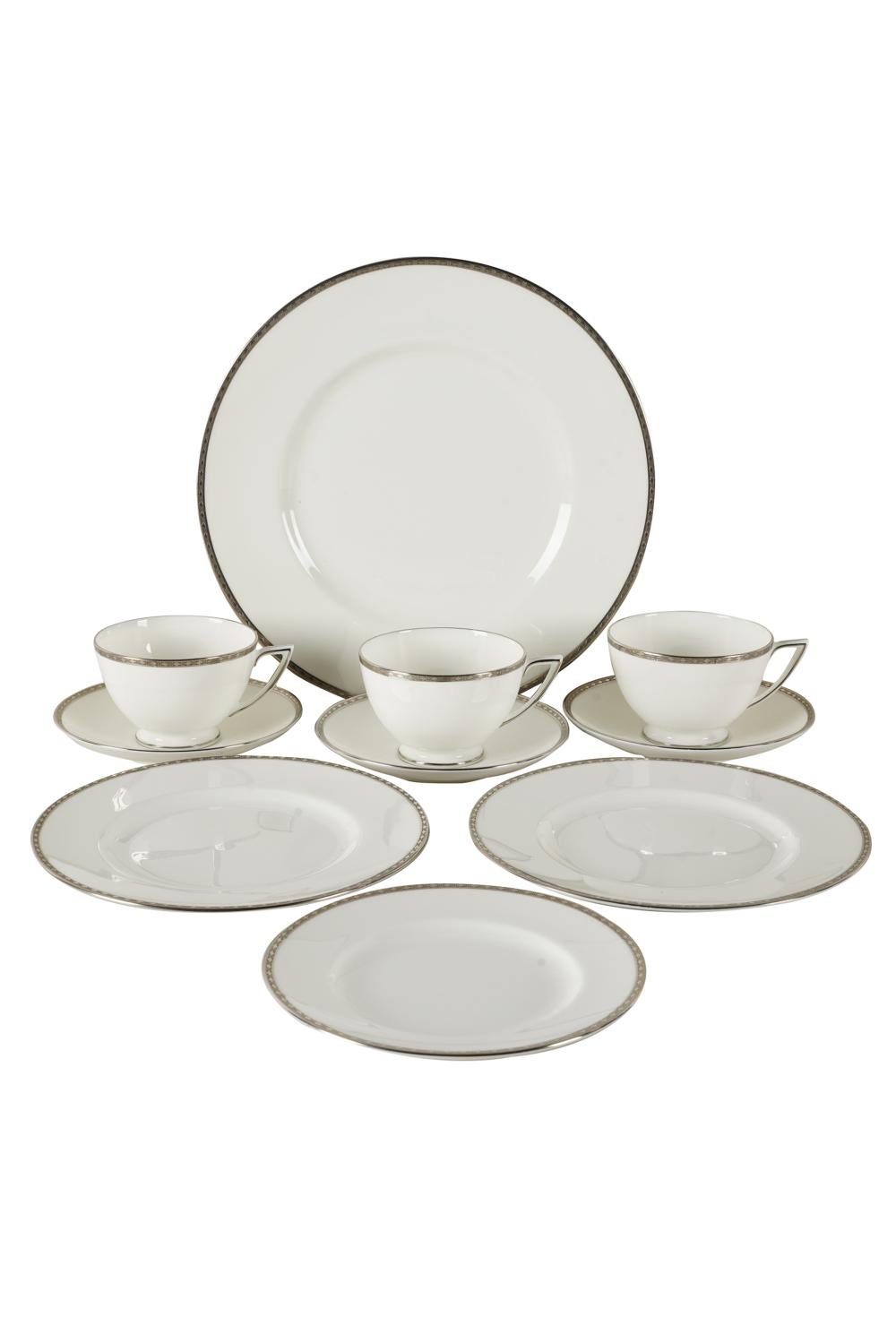 MINTON PORCELAIN DINNER SERVICEPlatinum 334242