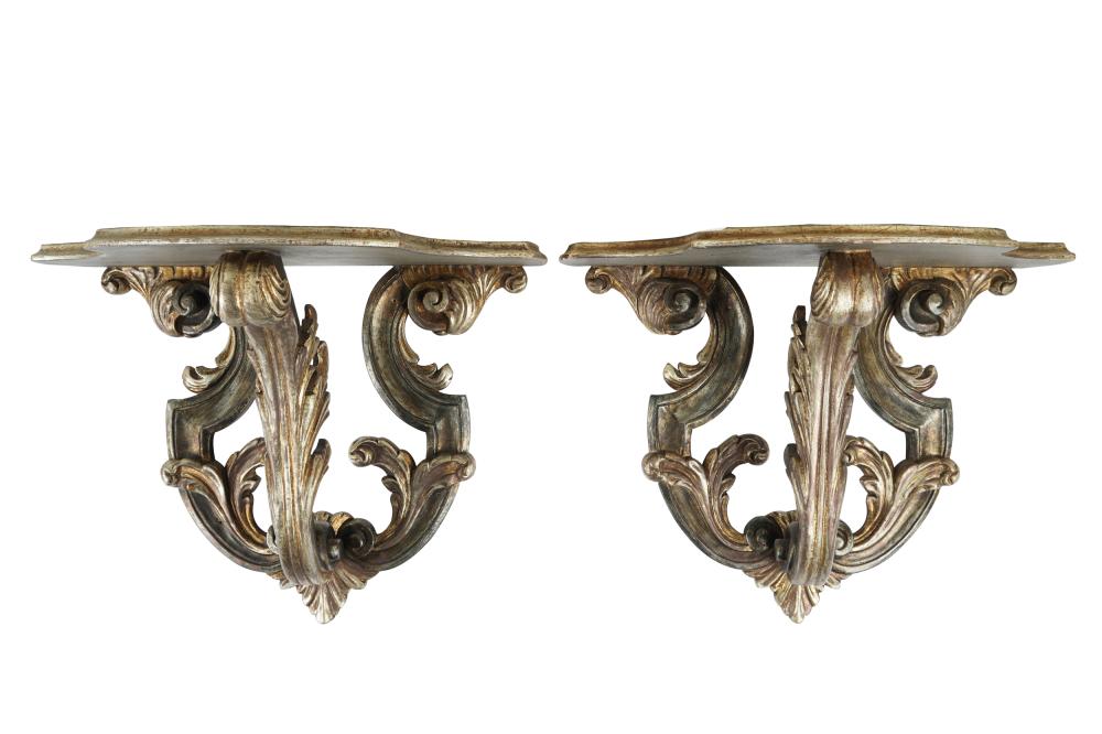 PAIR OF ITALIAN CARVED GILTWOOD 33425b