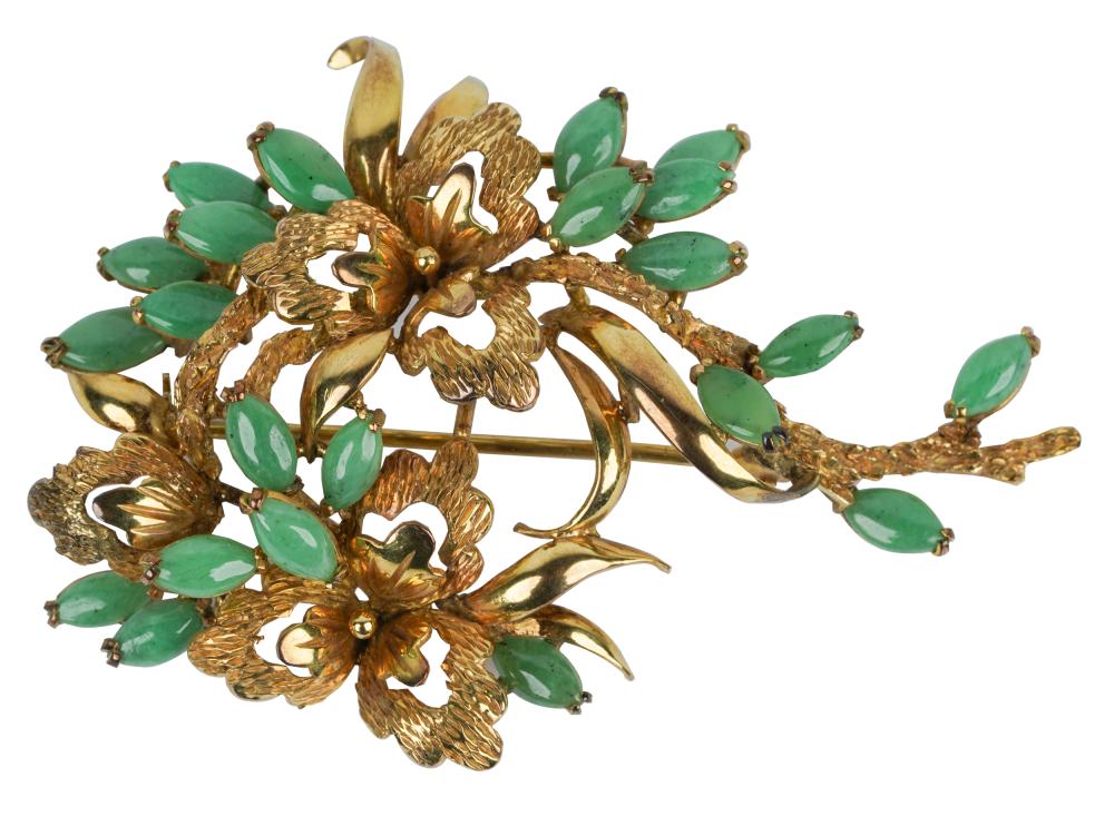 10 KARAT YELLOW GOLD JADE BROOCHcontaining 3342a1