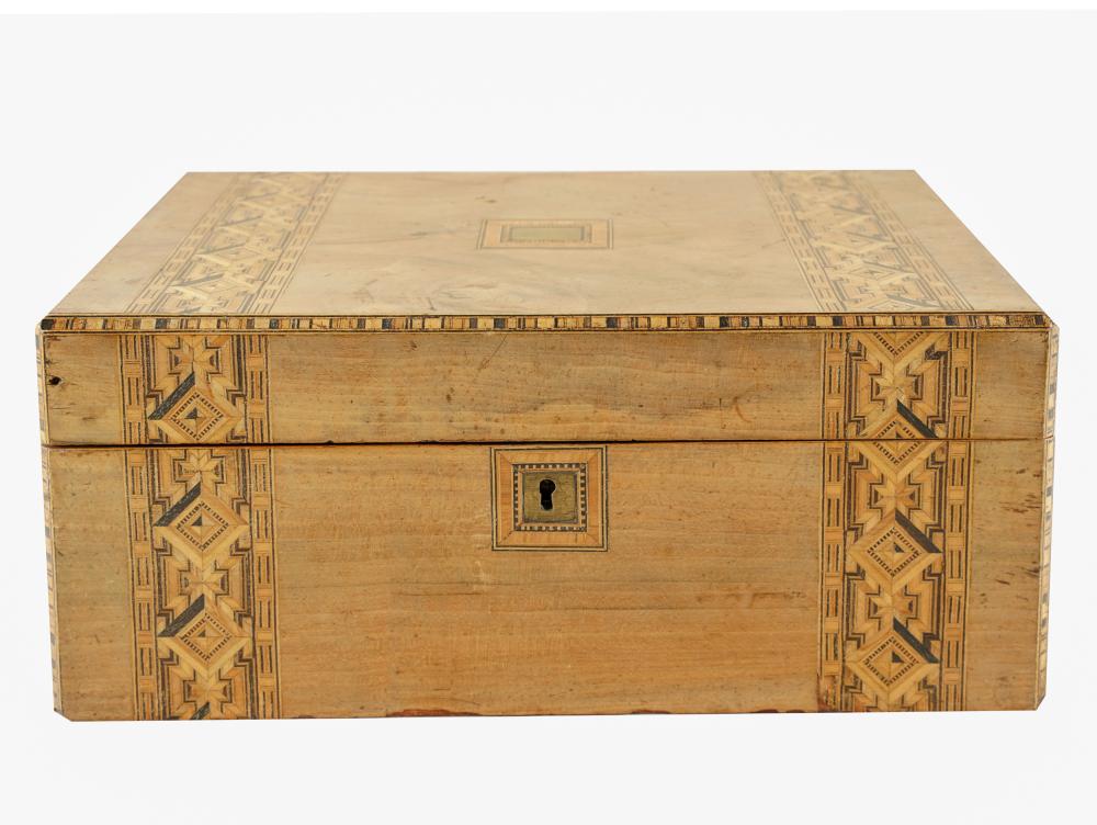 ENGLISH MARQUETRY LAP DESKwith 334327