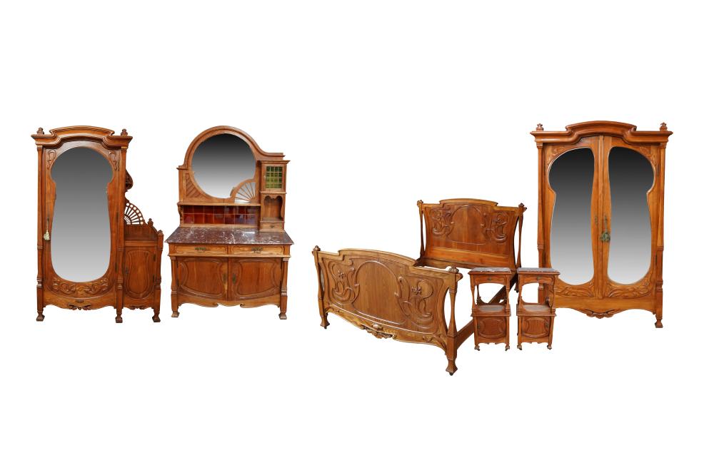 ART NOUVEAU CARVED OAK BEDROOM 33433a