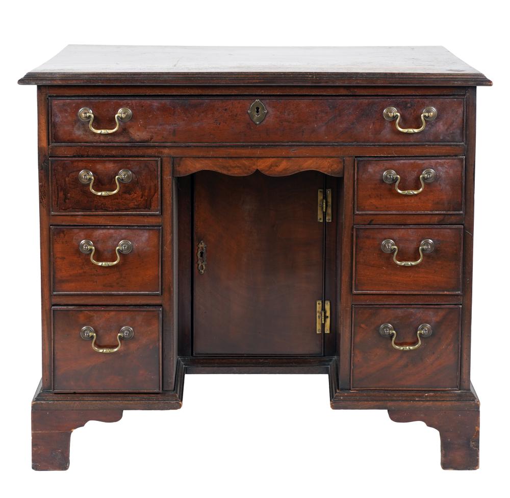 GEORGIAN STYLE MAHOGANY DRESSING 3343c4