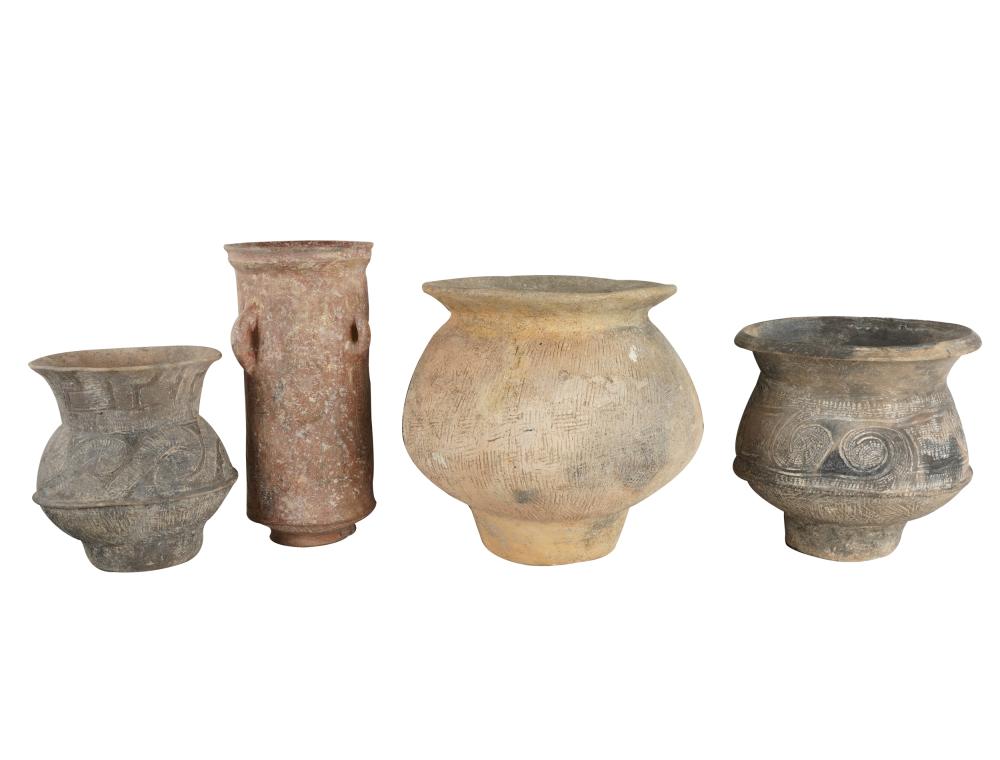 FOUR ASSORTED THAI POTTERY VESSELScomprising 3343e4