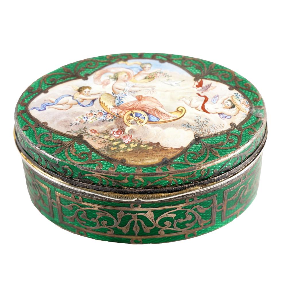 FRENCH ENAMELED OVAL PATCH BOXdepicting 334409