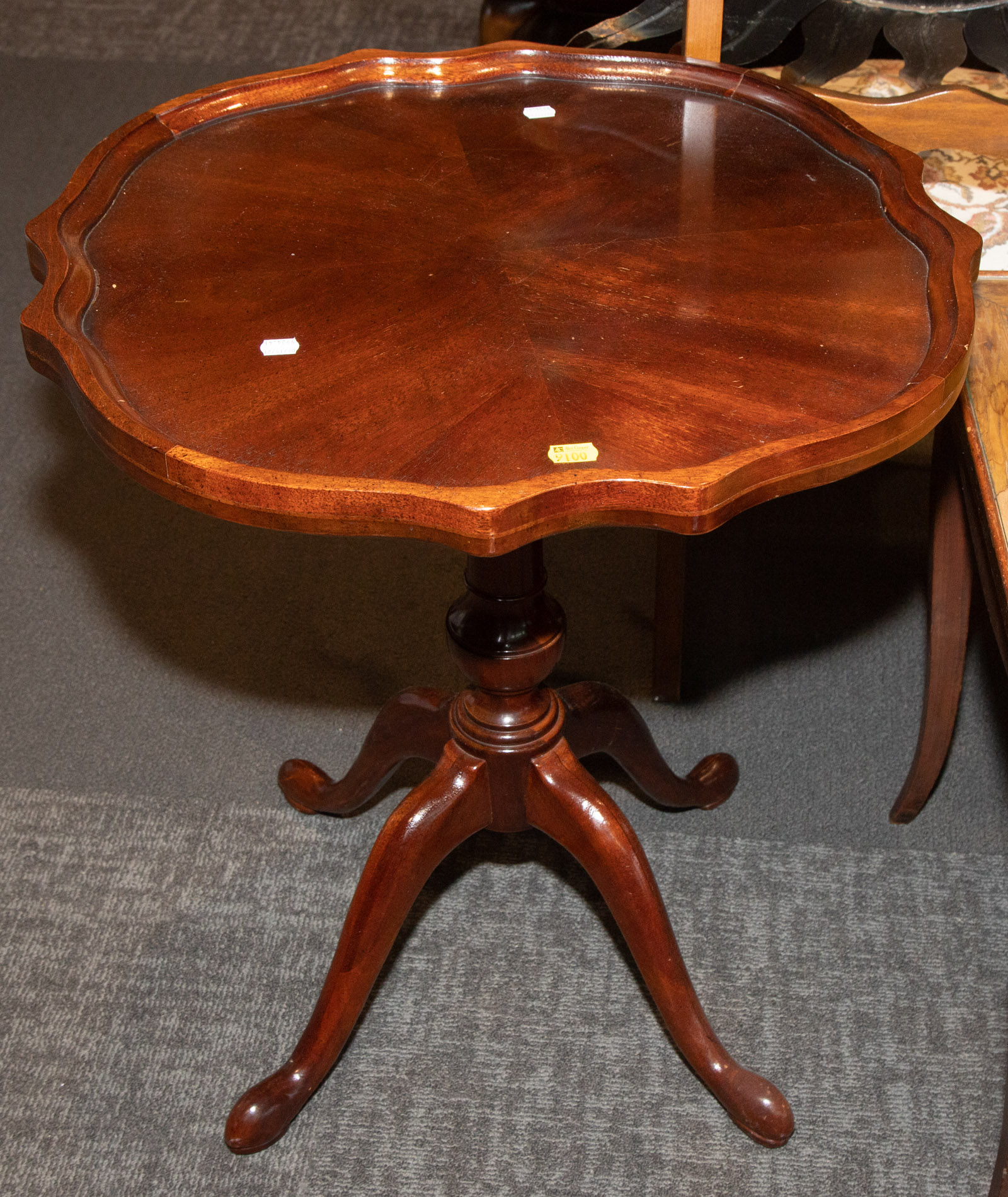 QUEEN ANNE STYLE MAHOGANY PIECRUST 334447