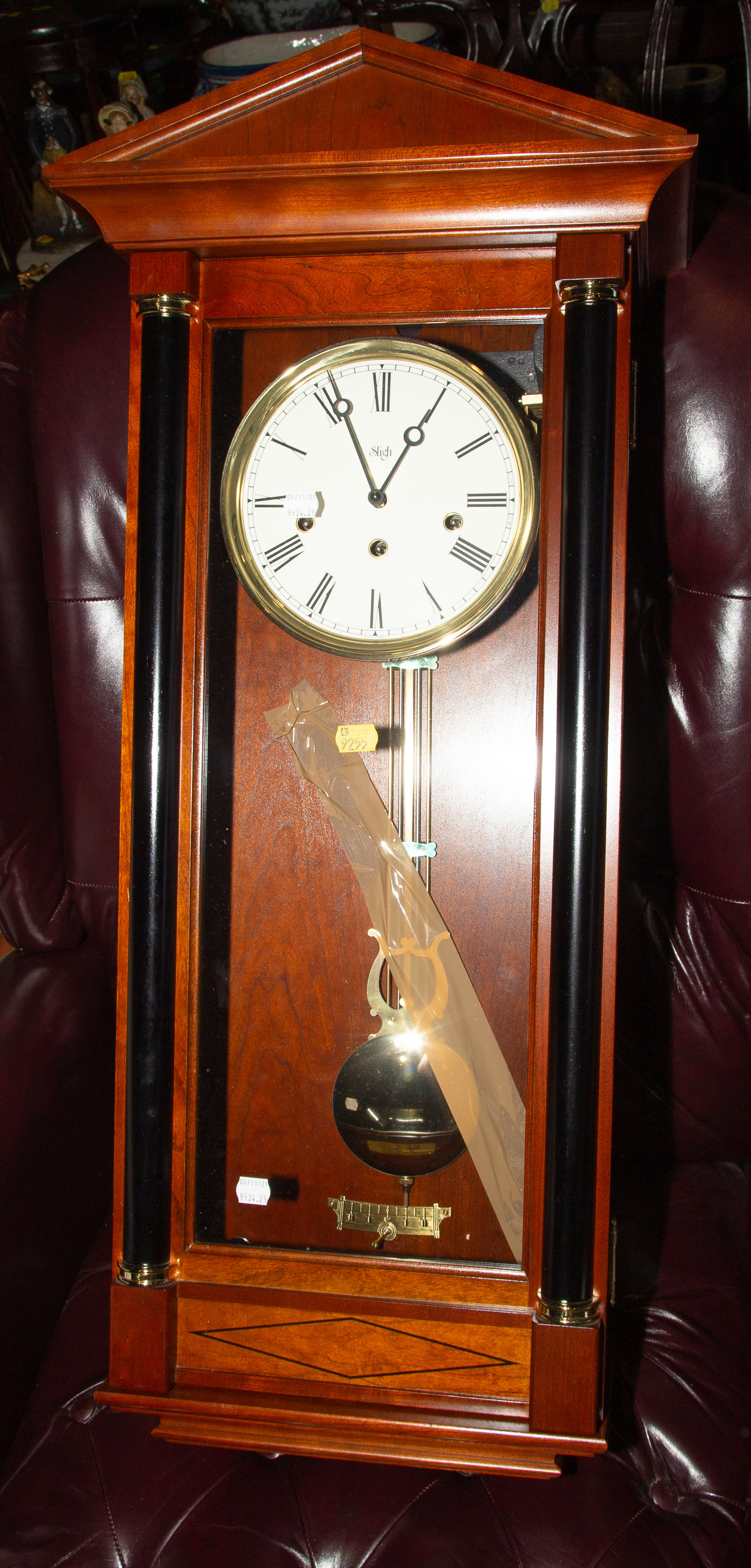 SLIGH WALL-MOUNTED REGULATOR CLOCK Modern,