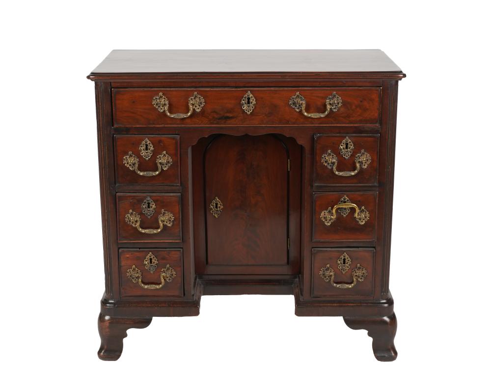 GEORGIAN-STYLE MAHOGANY DESKlate