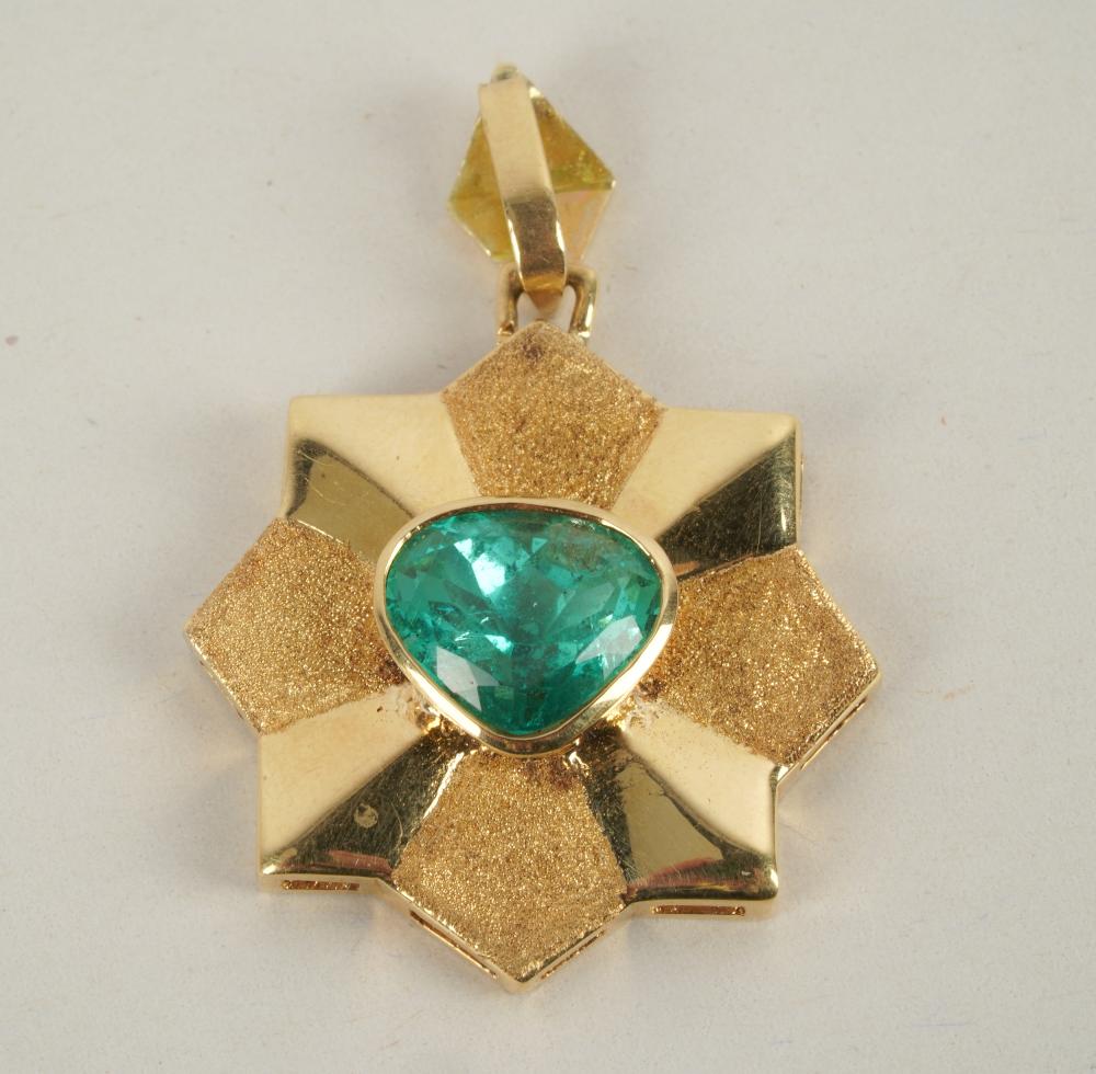 18 KARAT YELLOW GOLD EMERALD 331fe1