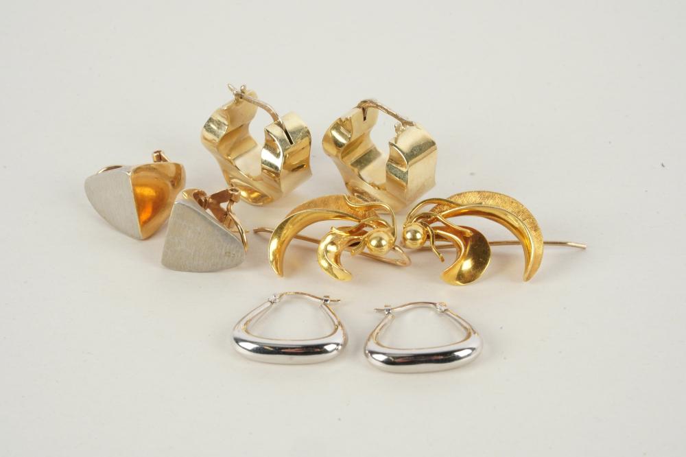 FOUR PAIRS OF 14 KARART GOLD EARRINGScomprising 331fec