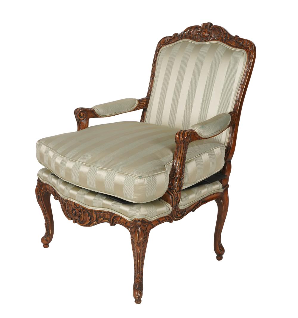 LOUIS XV PROVINCIAL STYLE WALNUT 3320c3