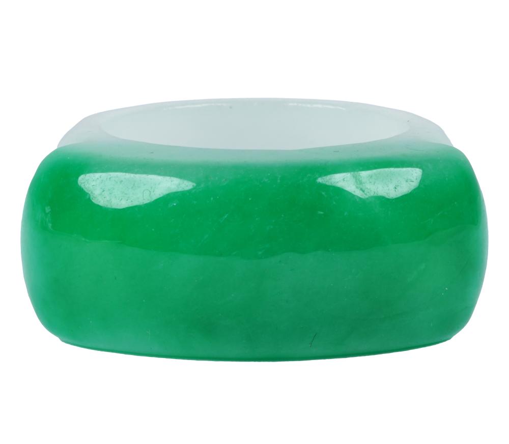 JADE SADDLE RING19.0 grams; Condition: