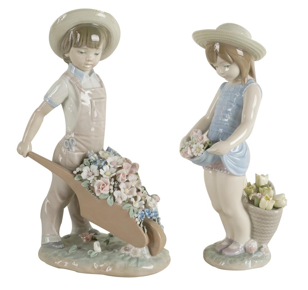TWO LLADRO PORCELAIN FIGURESwith 3322ce