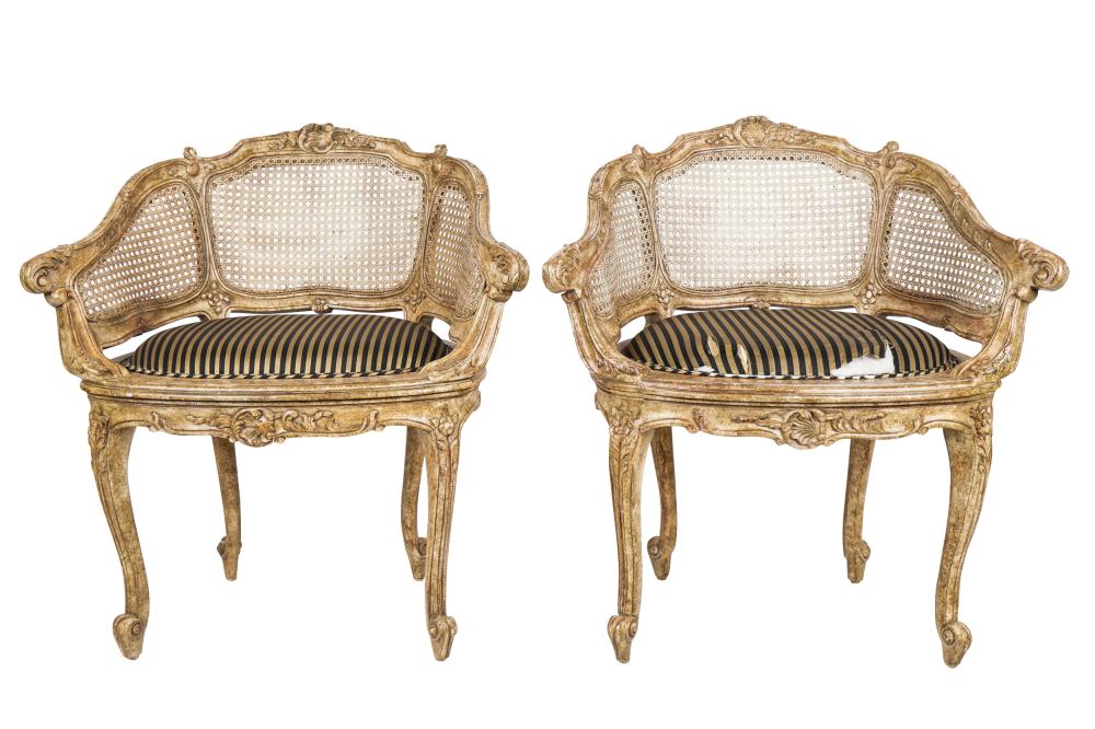 PAIR OF LOUIS XV STYLE PAINTED 33231e