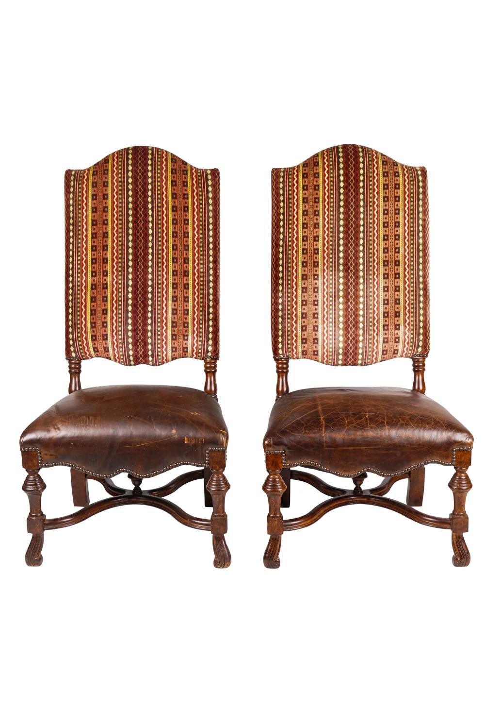 PAIR OF BAROQUE STYLE HALL CHAIRScontemporary  33231a