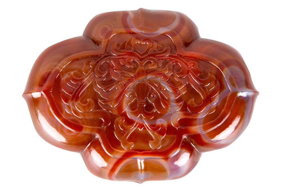 CHINESE CARVED CARNELIAN BOXthe 33233d