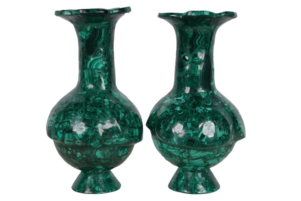 PAIR OF MALACHITE VASES20th century 332372