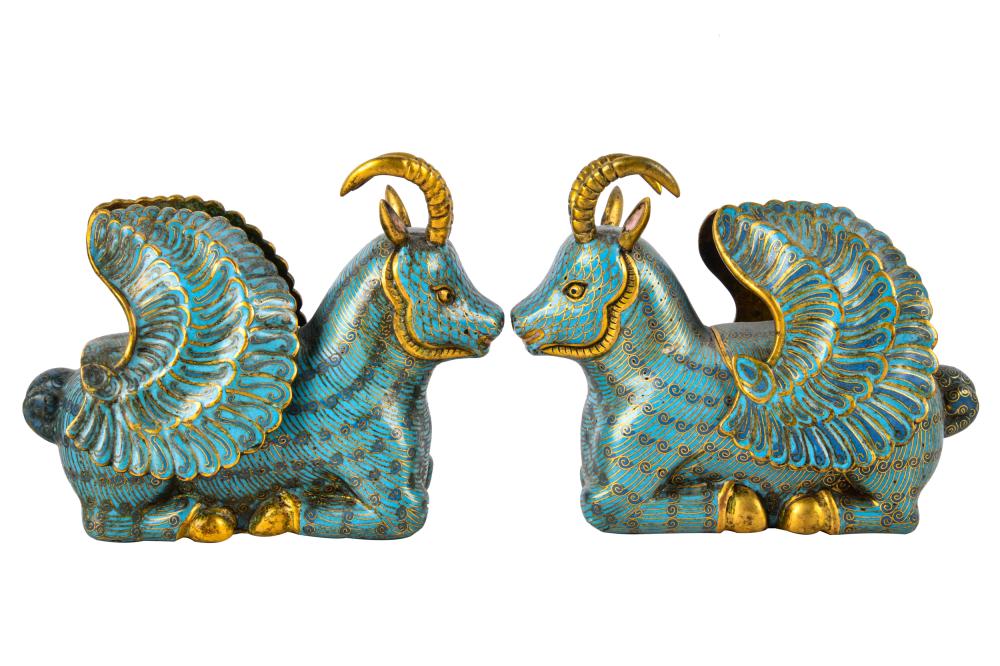 PAIR OF CHINESE CLOISONNE COVERED 3323c8