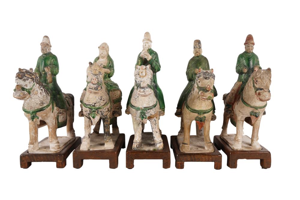 FIVE CHINESE POTTERY EQUESTRIAN 3324ea