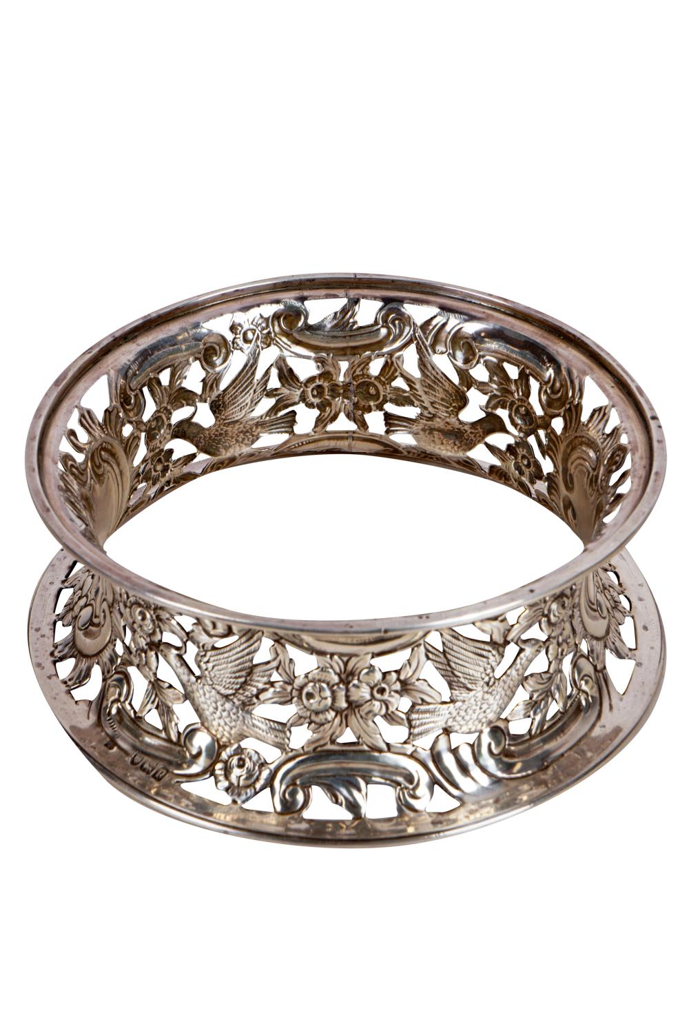 ENGLISH SILVER RETICULATED STANDwith 3324e7
