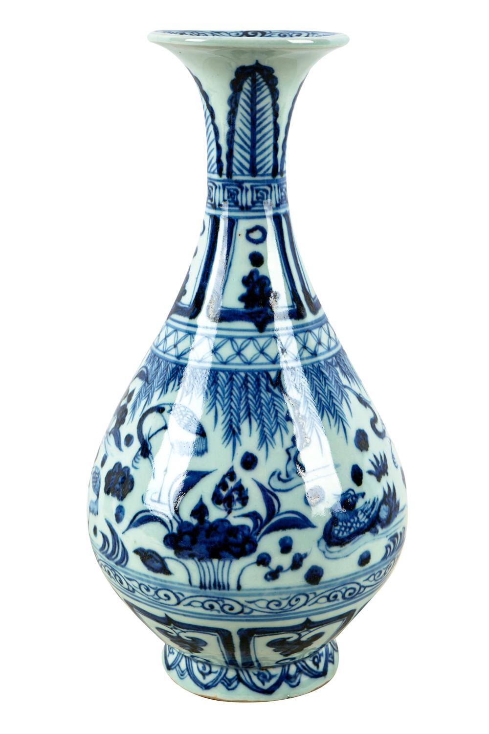CHINESE PEAR SHAPED BLUE WHITE 332532
