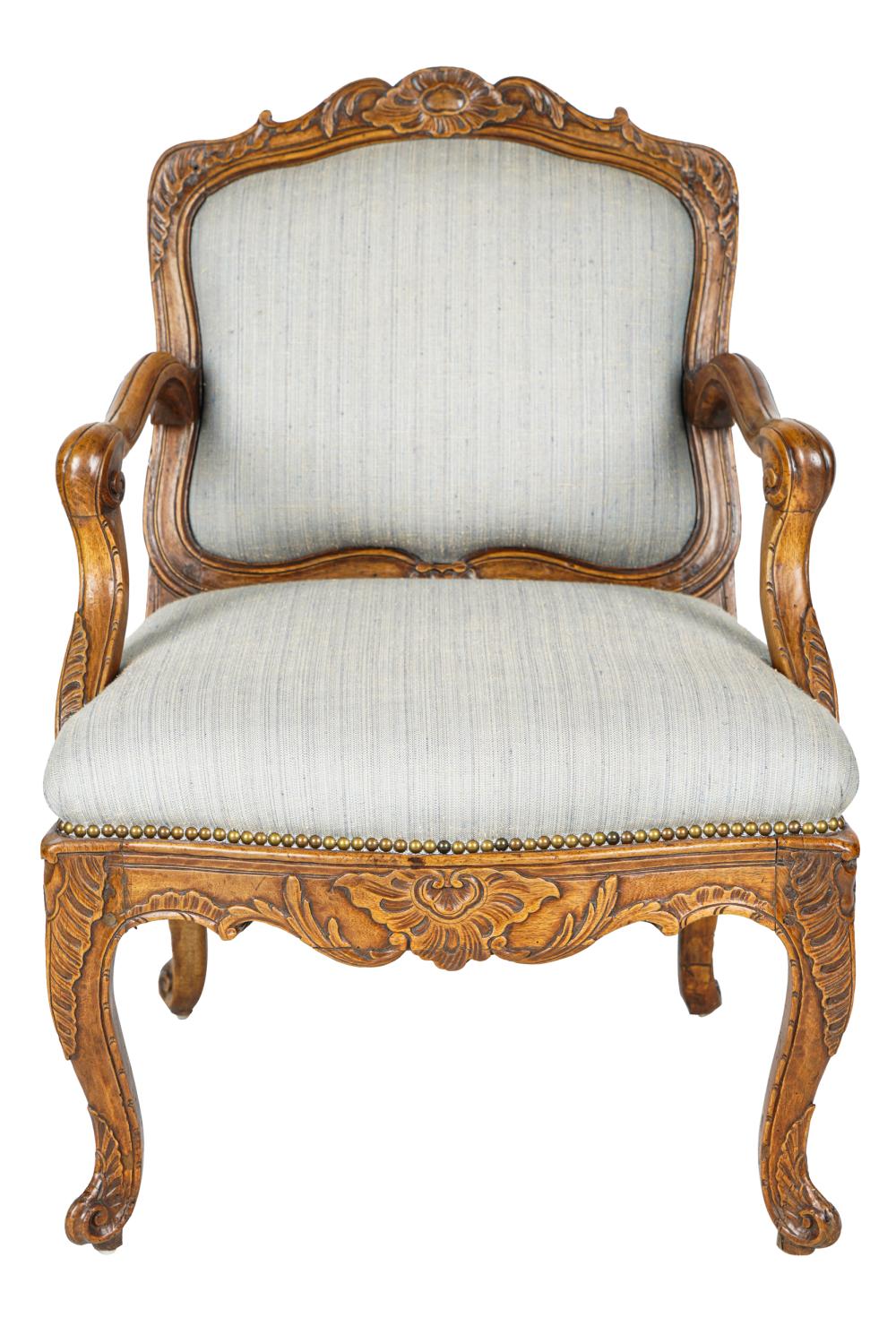 FRENCH PROVINCIAL FAUTEUILcarved 33254e