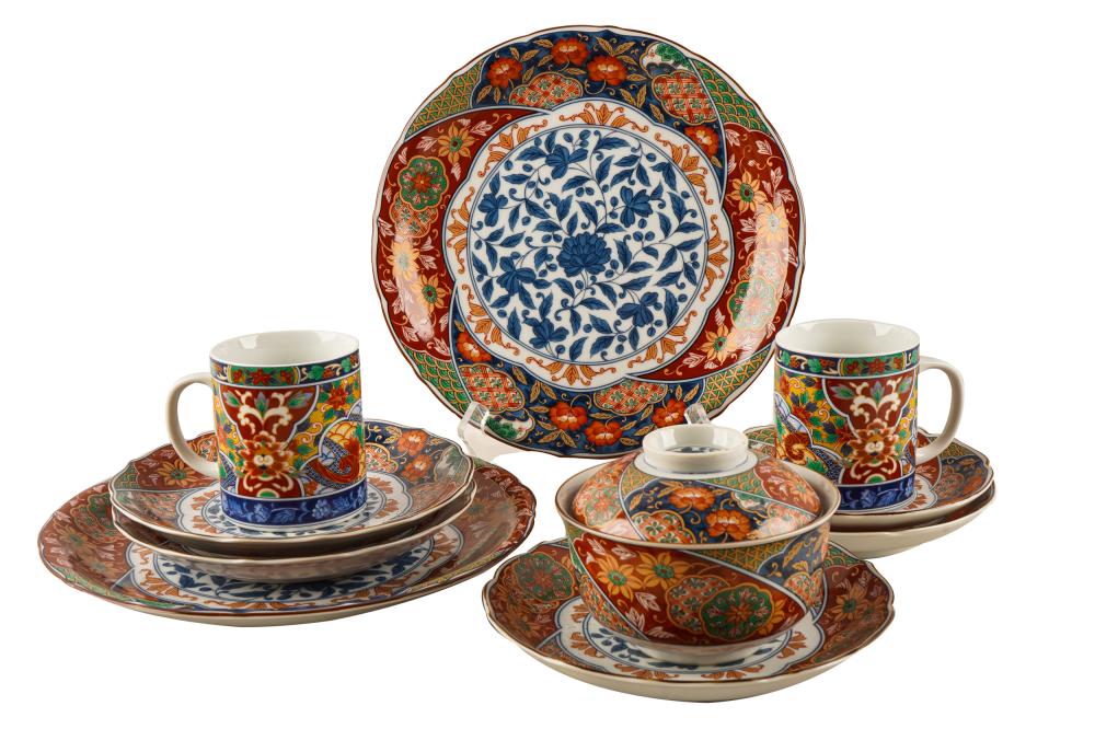 ASSEMBLED GROUP OF JAPANESE IMARI