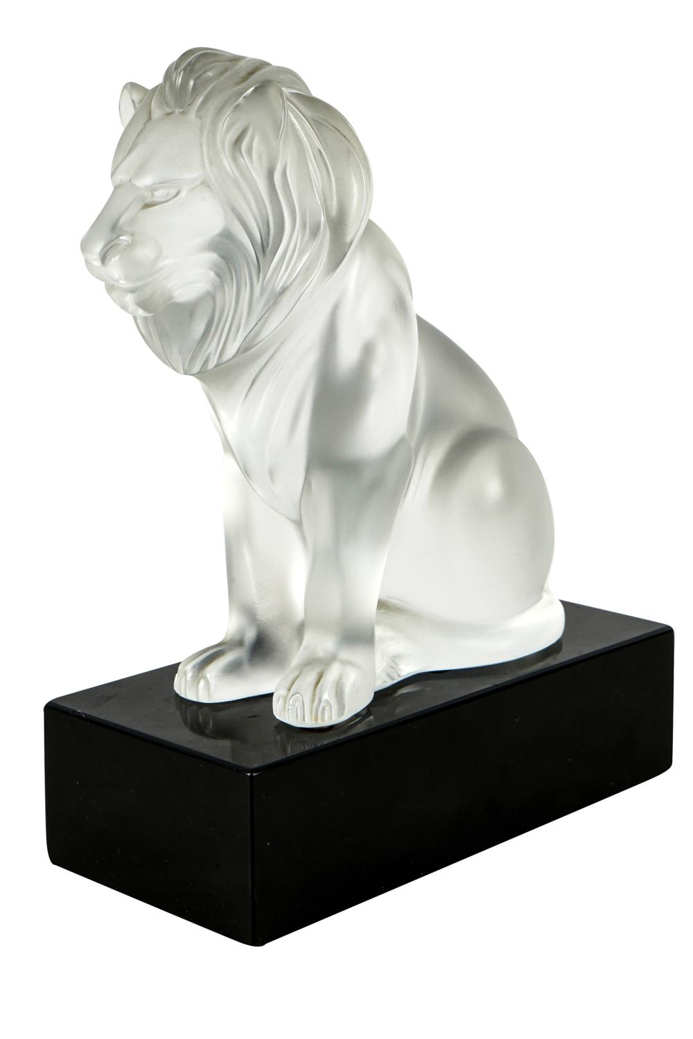 LALIQUE FROSTED GLASS LION FIGUREsigned