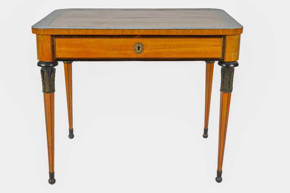 BIEDERMEIER FRUITWOOD WRITING TABLEwith 33266e