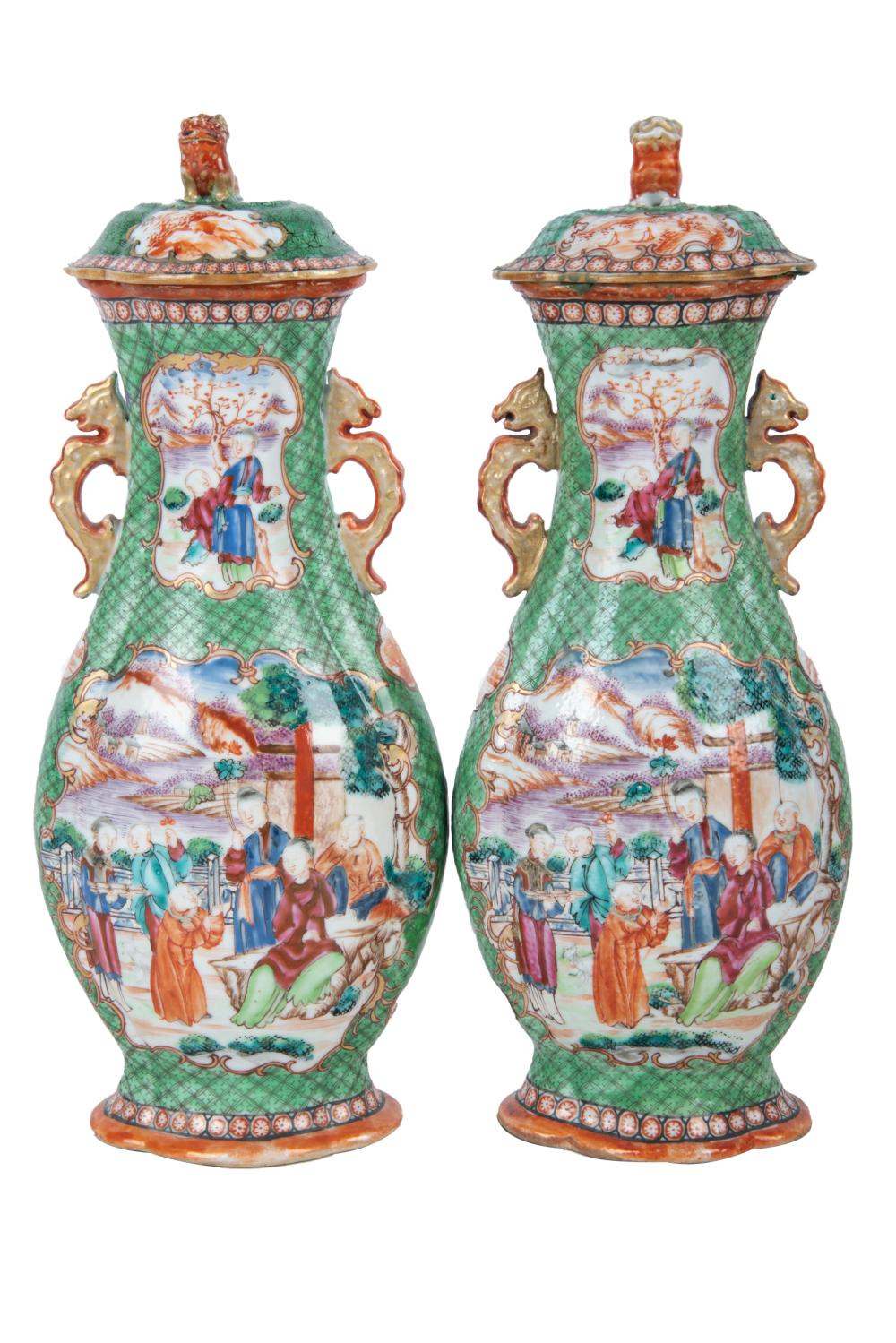 PAIR OF CHINESE EXPORT PORCELAIN