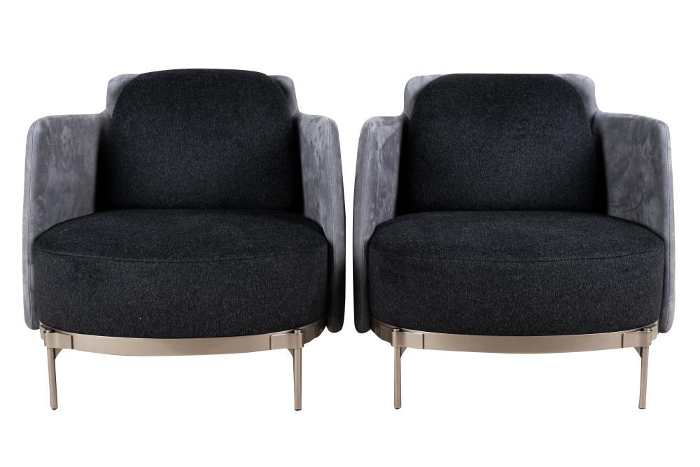 PAIR OF MINOTTI ARMCHAIRS2019  33285e