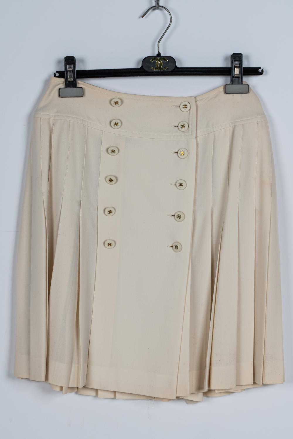 CHANEL BOUTIQUE SKIRTwith Chanel 3328a6